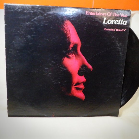 ~~~ LORETTA ~~~ Entertainer of the Year - Picture 1 of 2